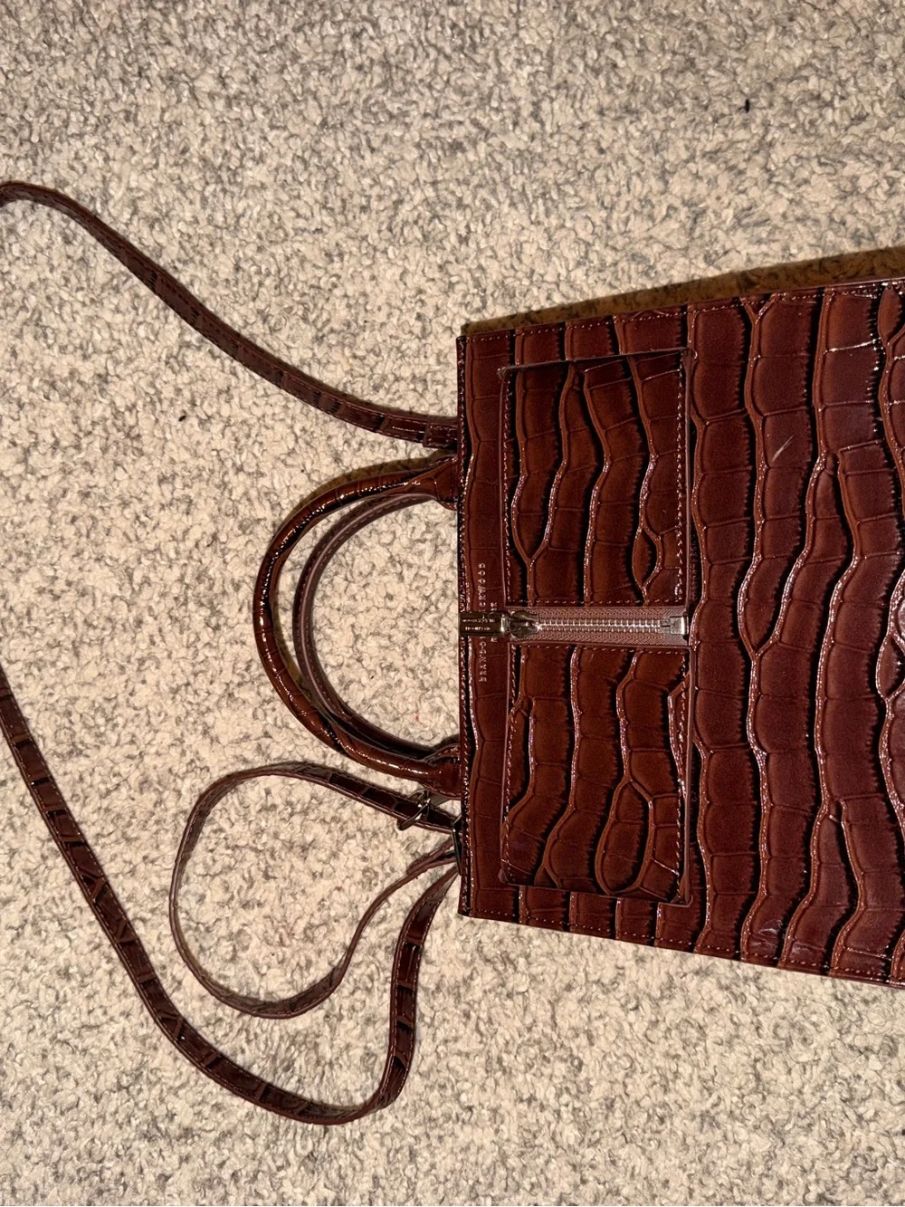 Brandon Blackwood Medium Kuei
Bag- Authentic - Picture 2 of 7